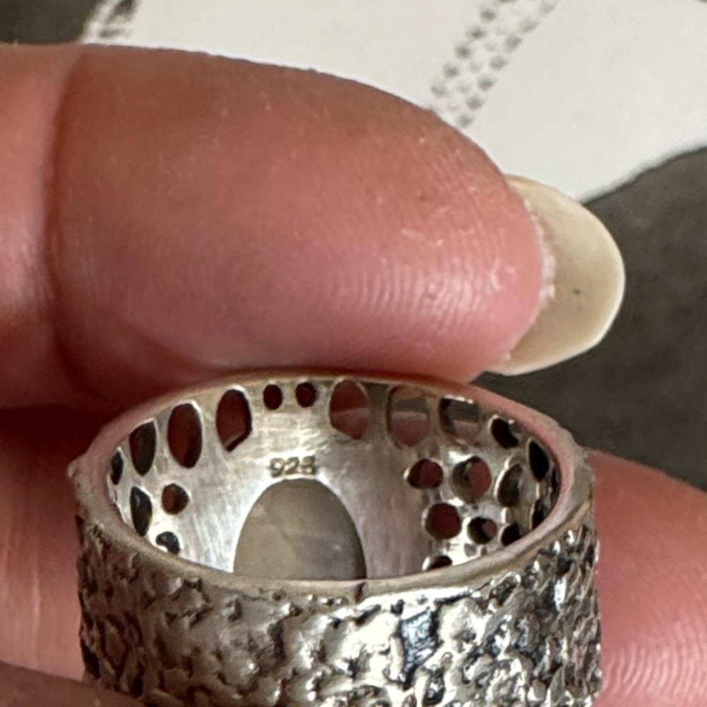 Elegant Silver Ring with praline Green Gemstone - Picture 6 of 6